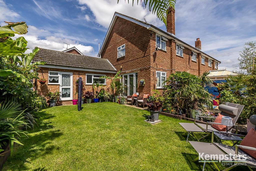 Rear Garden 1.jpg