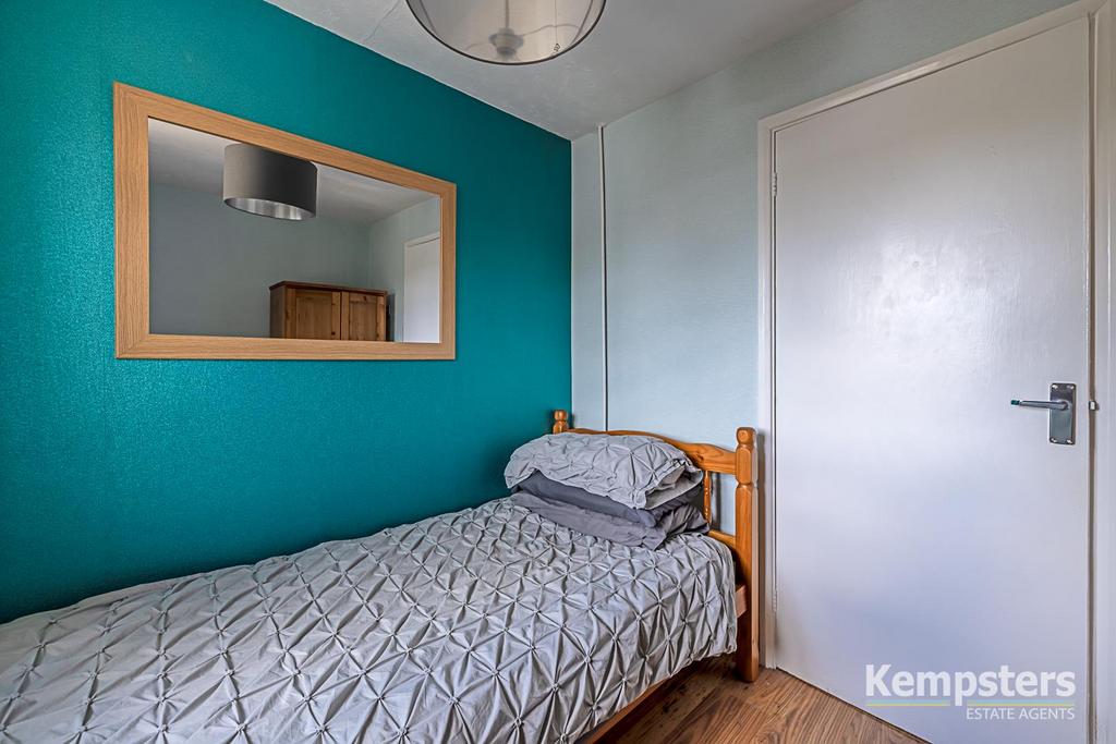 Bedroom 3 4th.jpg