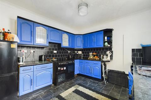 16 Brynlloi Road, Glanamman, Ammanford, SA18 1EQ