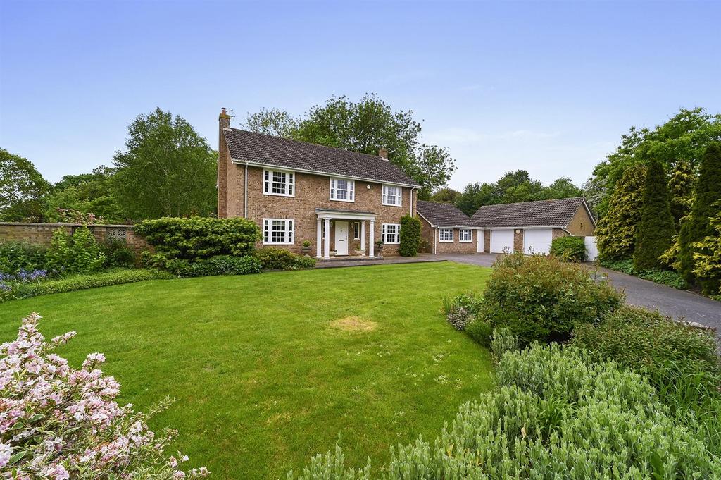 Home Farm Lane, Bury St. Edmunds 4 bed detached house - £895,000