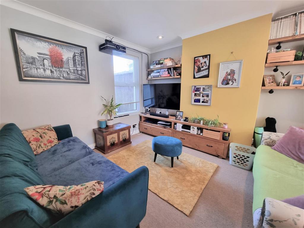 Layton Road, Poole BH12 2 bed terraced house £310,000