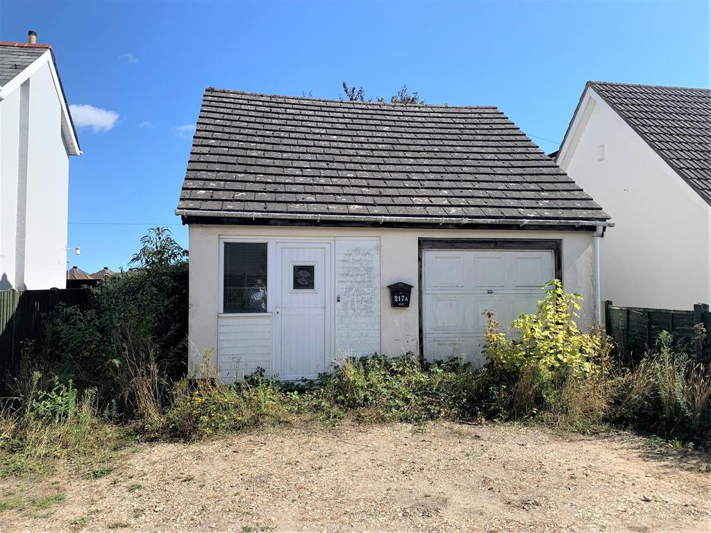 Rossmore Road, Poole BH12 1 bed property with land £160,000