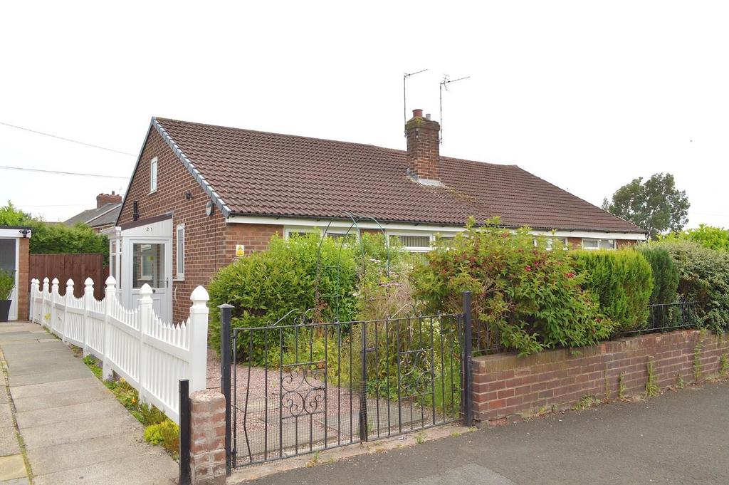 Scholes Street, Chadderton, Oldham 2 bed semidetached bungalow for