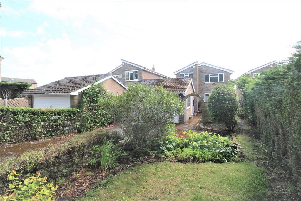 Scholes Lane, Cleckheaton BD19 3 bed detached house £300,000