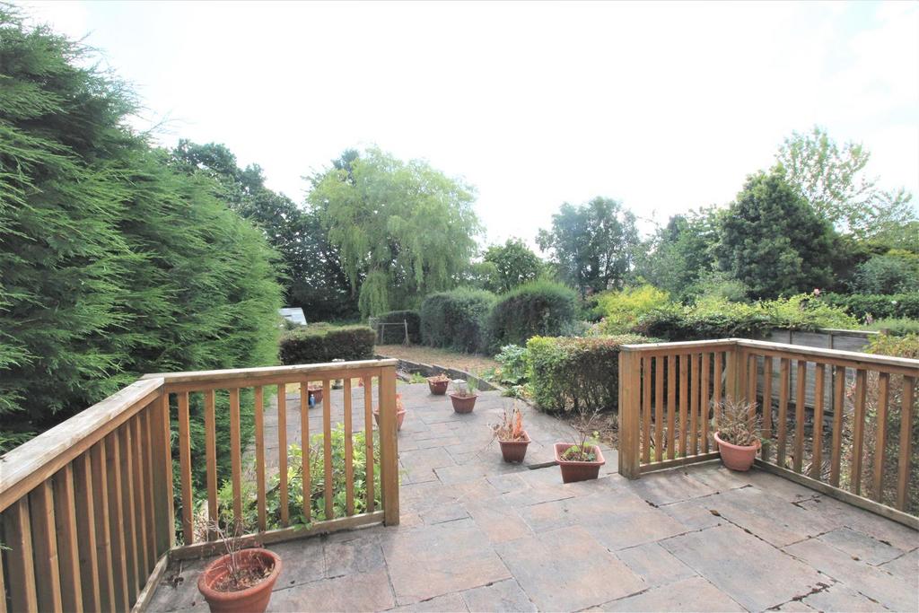 Scholes Lane, Cleckheaton BD19 3 bed detached house £300,000