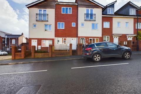 4 bedroom townhouse for sale - Brentleigh Way, Stoke-On-Trent