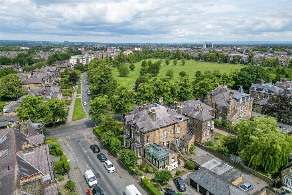 Park Avenue, Harrogate 2 bed apartment for sale £375,000