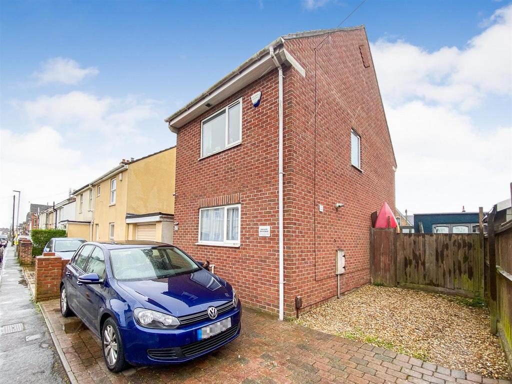 Gladstone Road, Poole BH12 3 bed detached house for sale £310,000