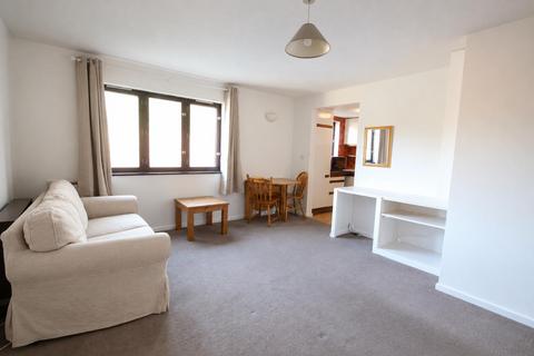 Studio to rent, Braybourne Drive, Isleworth, TW7