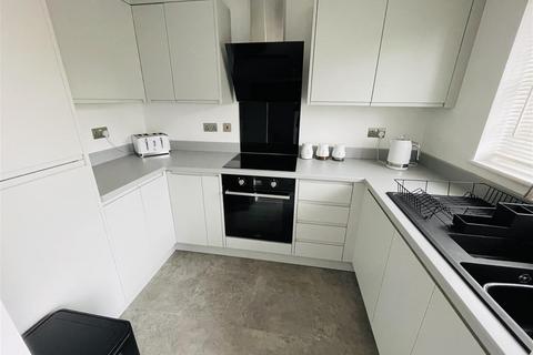 11 Carra Close, Nuneaton, CV10 0UB