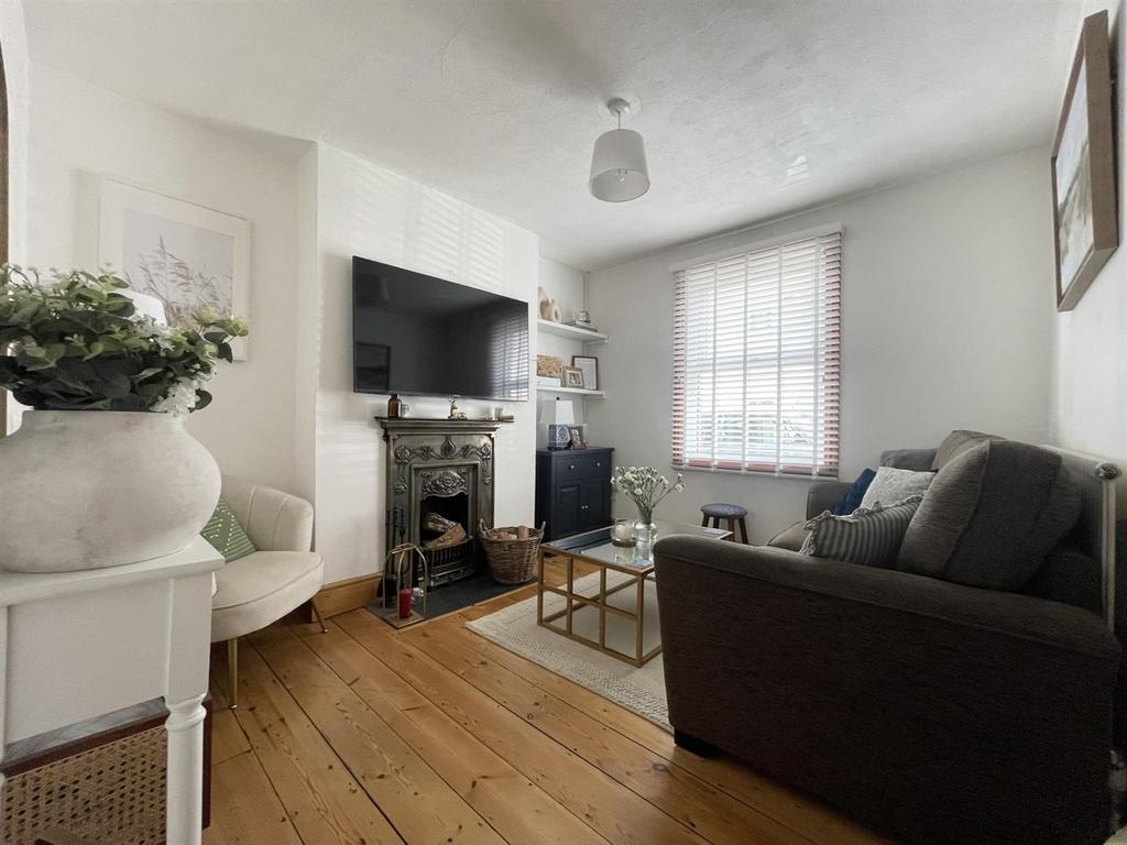 Rosehill Street, Cheltenham 2 bed terraced house £325,000