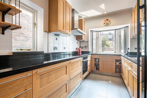 34a The Quadrant, Sheffield, S17 4DB