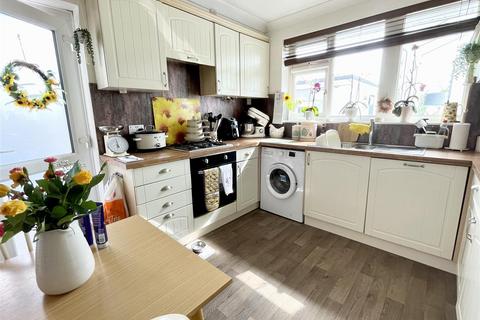 24a Allens Road, Poole, BH16 5BU