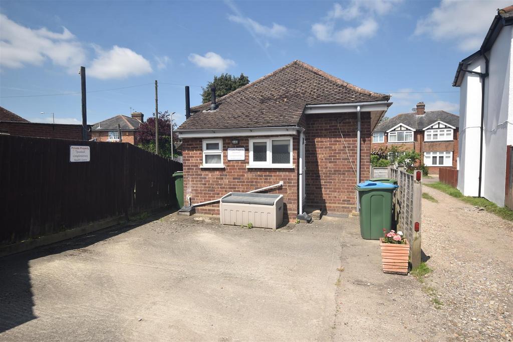 Castle Park Road, Wendover HP22 Property for sale £175,000