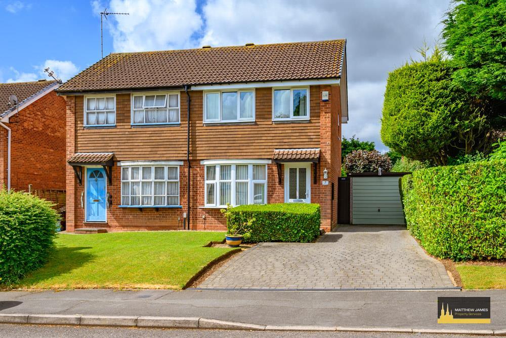 7 Stonefield Close-1.jpg