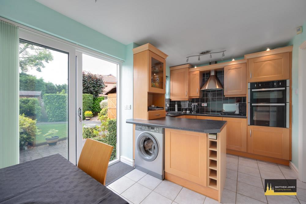 7 Stonefield Close-9.jpg