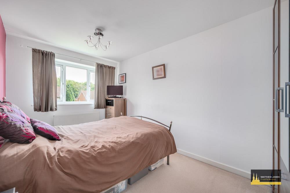 7 Stonefield Close-13.jpg