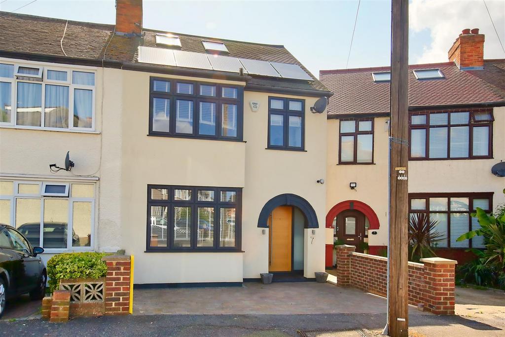 Morley Road, Sutton 4 bed detached house £3,400 pcm (£785 pw)