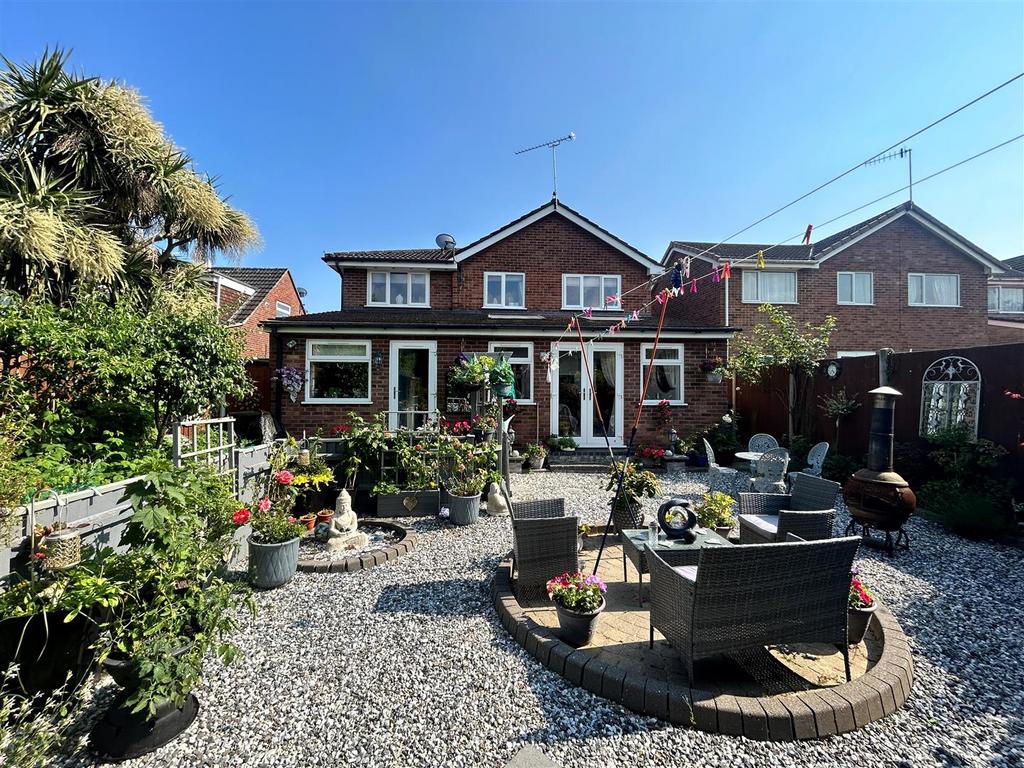 Verity Crescent, Poole BH17 5 bed detached house £499,950