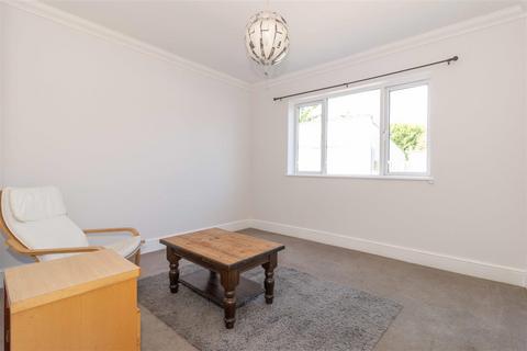 41a Broadwater Road, Worthing, BN14 8AH
