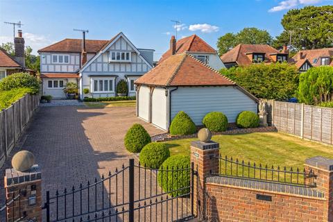4 bedroom detached house for sale, The Plantation, Worthing