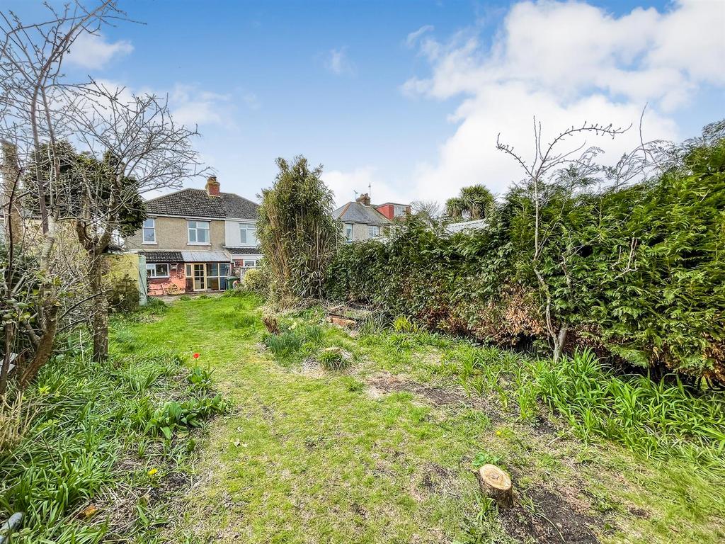 Blandford Road, Poole BH15 3 bed semidetached house £325,000