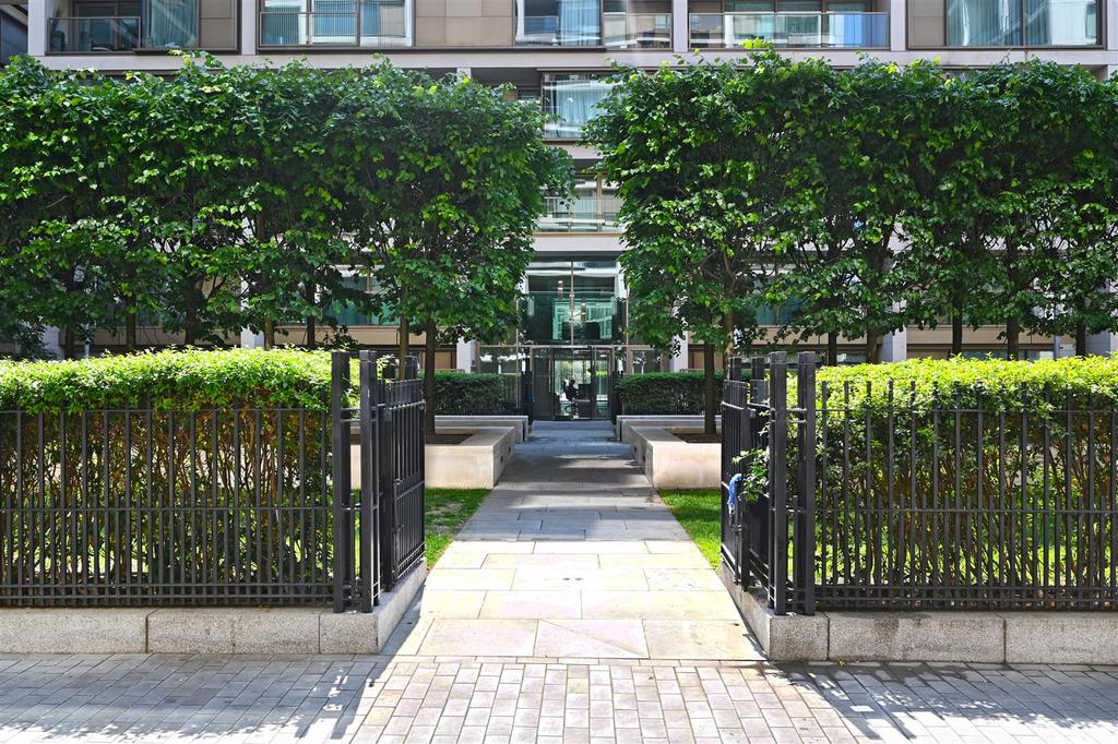84-85-Lord-Kensington-House (15).JPG