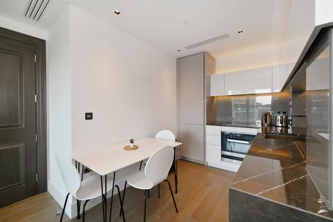 1 bedroom flat for sale, Lord Kensington House, Radnor Terrace, Kensington W14