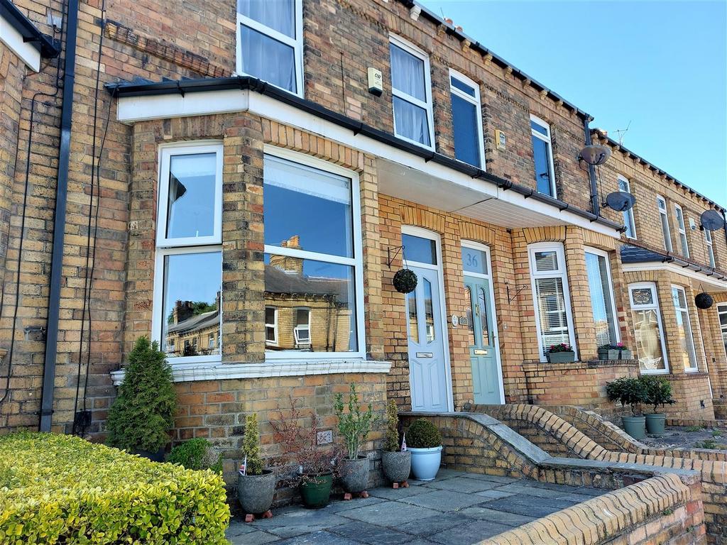 Mayville Avenue, Scarborough 3 bed terraced house £175,000