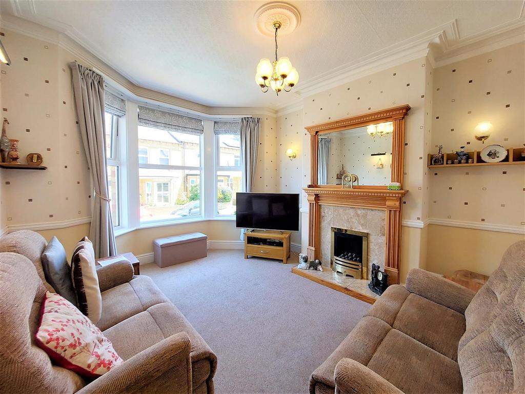 Mayville Avenue, Scarborough 3 bed terraced house £175,000