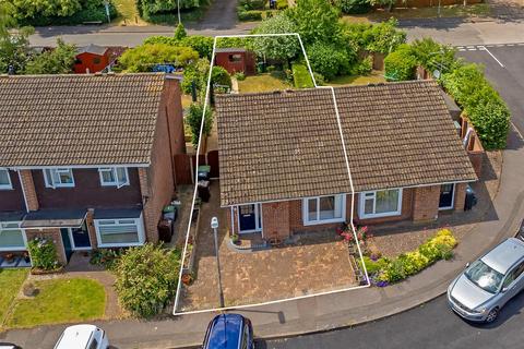 16 Hunt Close, St Albans, AL4 9JH