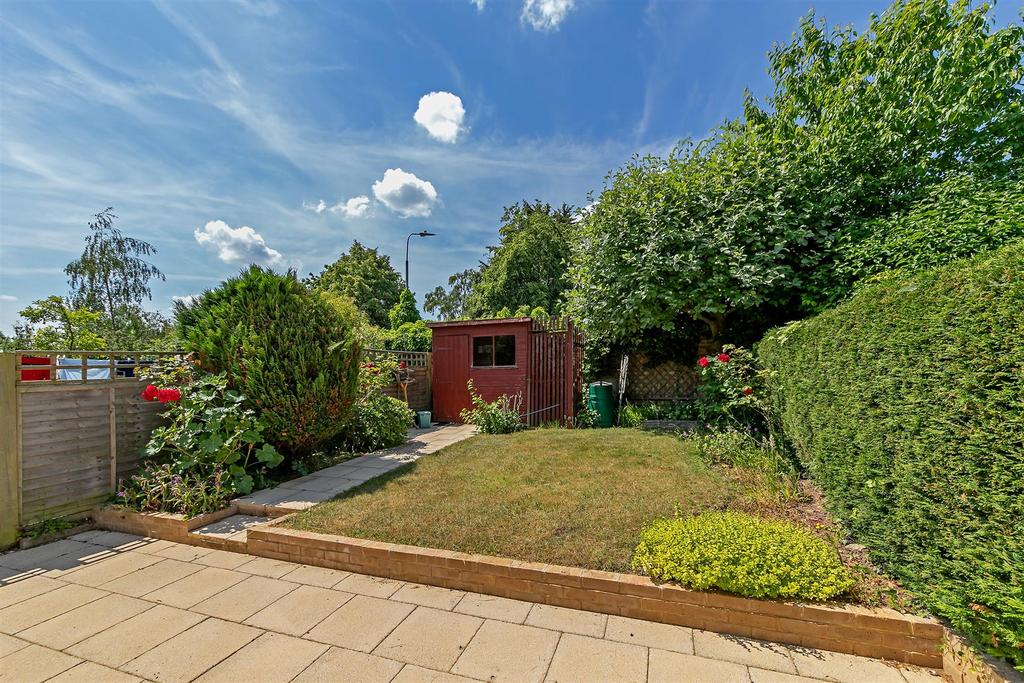 16 Hunt Close-24.jpg