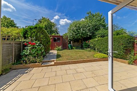 16 Hunt Close, St Albans, AL4 9JH