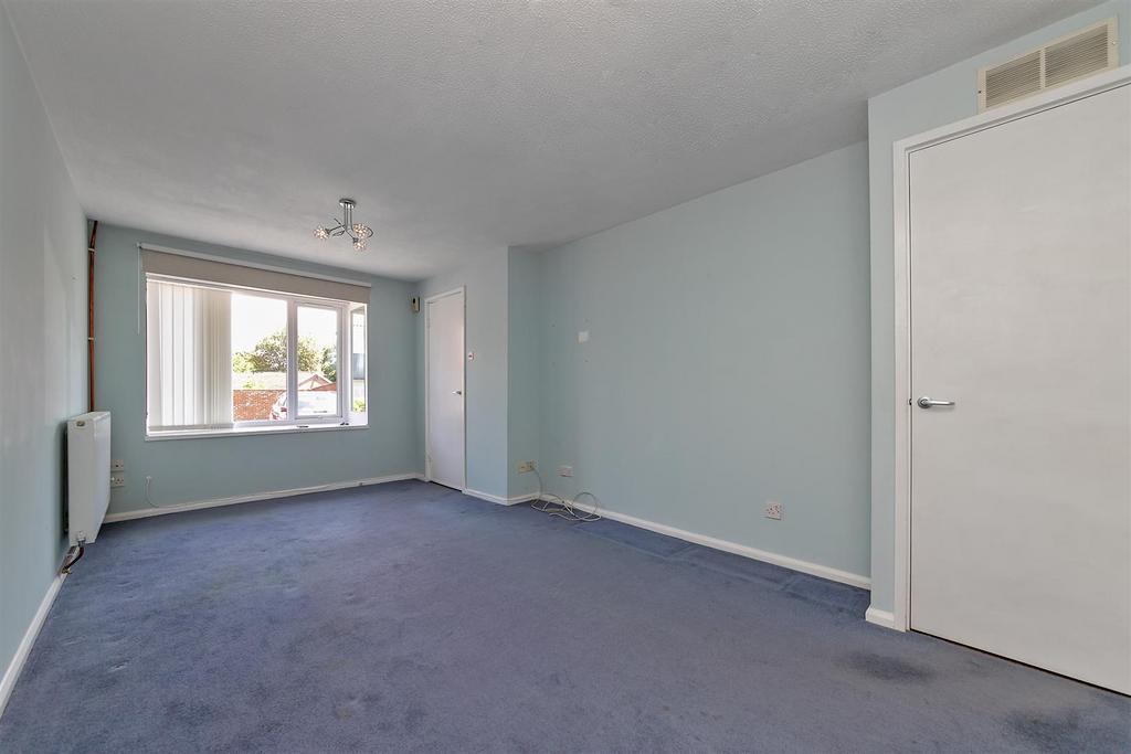16 Hunt Close-14.jpg