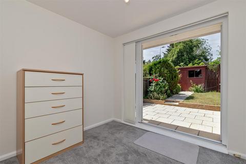 16 Hunt Close, St Albans, AL4 9JH