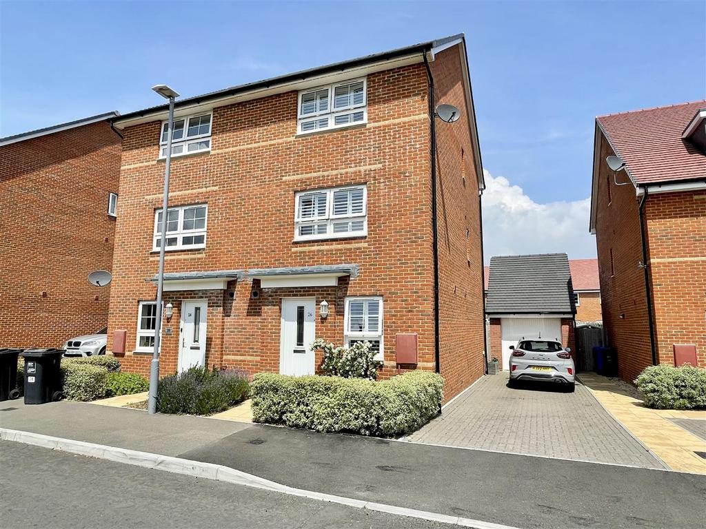 Abraham Drive, Poole BH15 4 bed semidetached house for sale £395,000