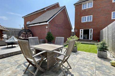 26 Abraham Drive, Poole, BH15 4FU
