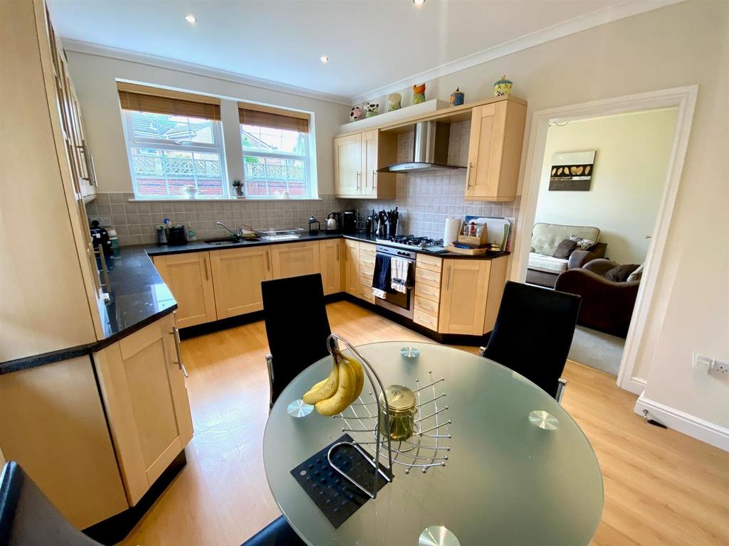 Lea Croft, Mirfield 5 bed detached house £495,000