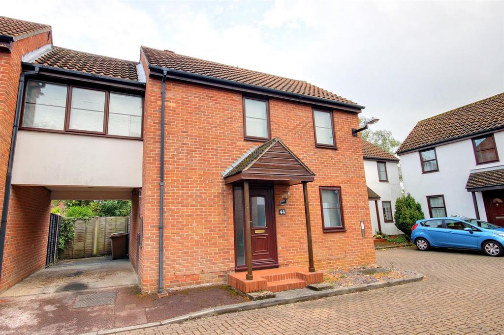 Waltham Court, Beverley 2 bed link detached house for sale £185,000