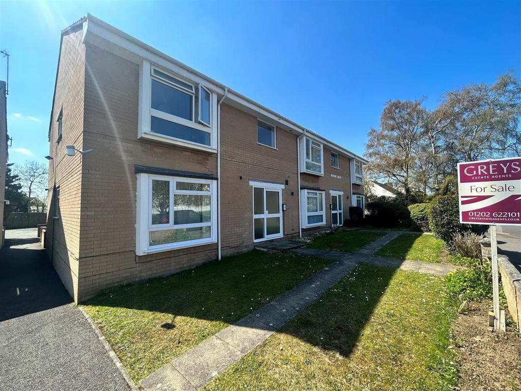 High Street, Lytchett Matravers Poole BH16 1 bed apartment £159,950