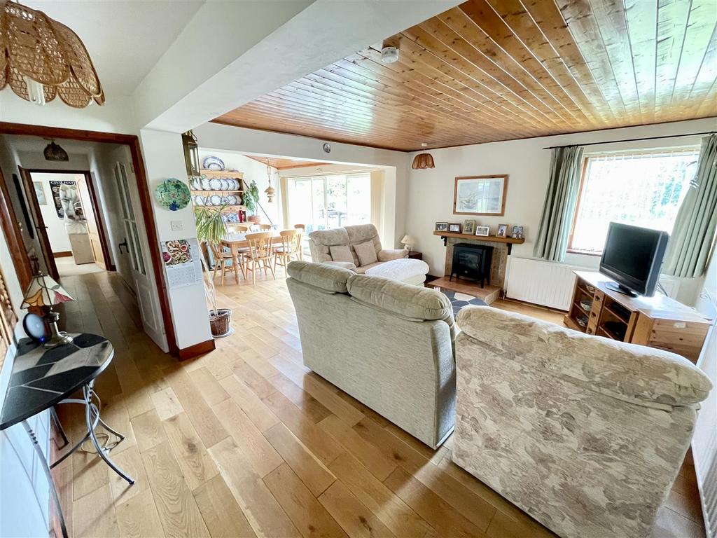 Tree Hamlets, Poole BH16 3 bed apartment £265,000