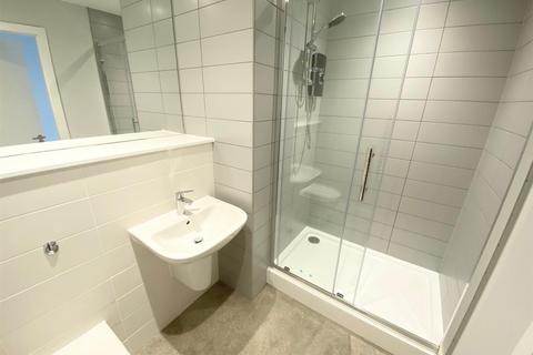 2 bedroom apartment to rent, Sky Gardens, Crosby Road North, Waterloo, Liverpool