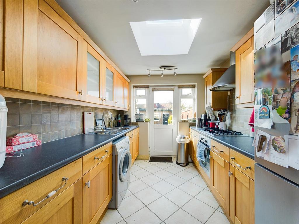 Lynmouth Drive, Ruislip HA4 2 bed terraced house £525,000
