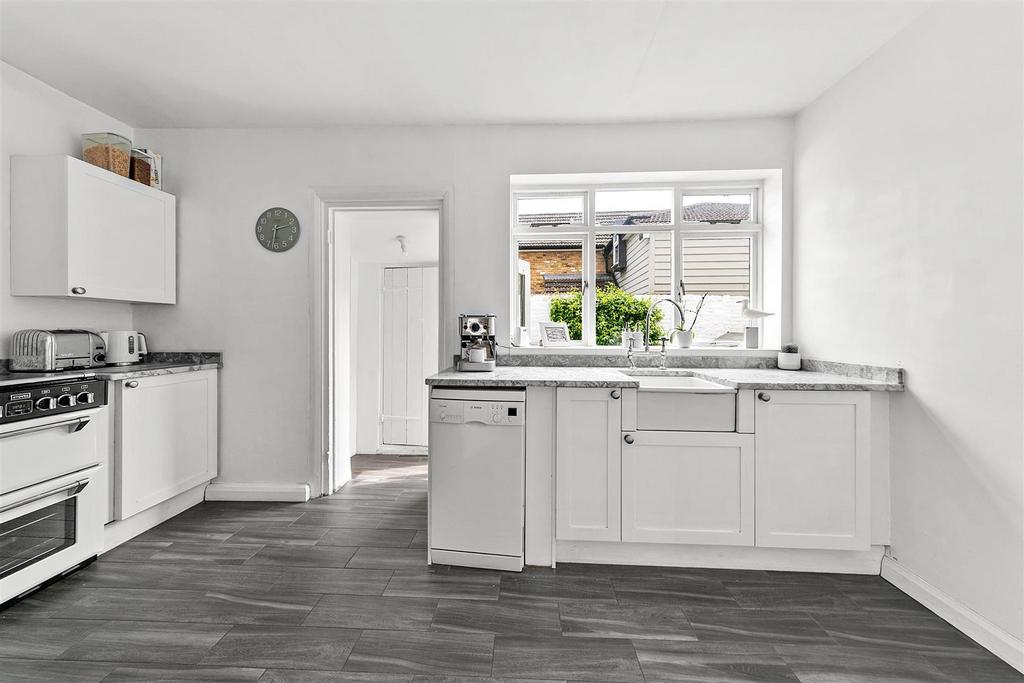 Somerset Road, Teddington 2 bed end of terrace house for sale £830,000
