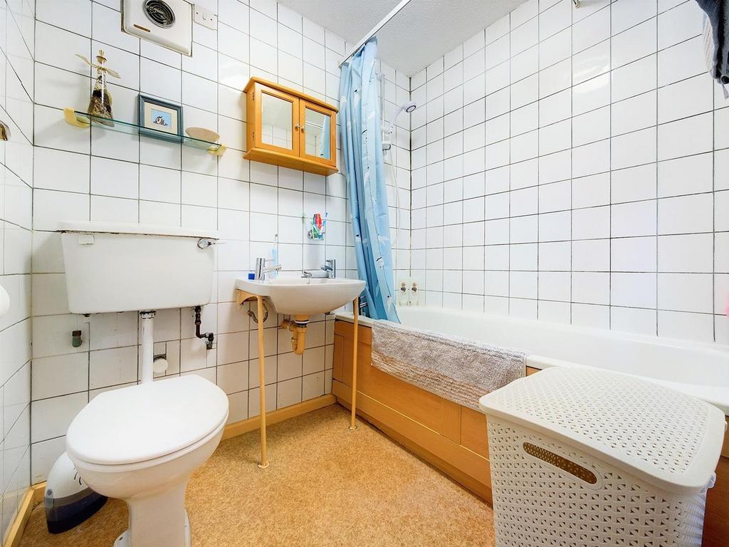 Bathroom.jpg