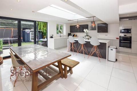 6 Mountview Road, Cheshunt, Waltham Cross, EN7 6RX