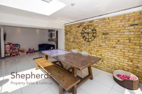6 Mountview Road, Cheshunt, Waltham Cross, EN7 6RX