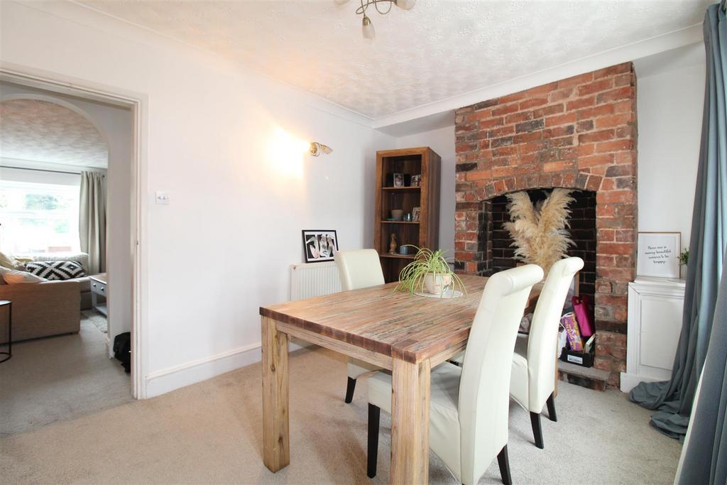 Park Street, Kingswinford 3 bed terraced house for sale £195,000