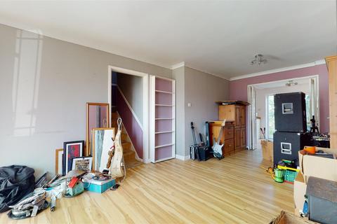 85 Croft Road, Portland, DT5 2EP
