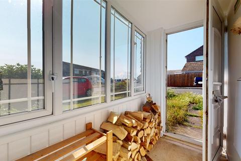 85 Croft Road, Portland, DT5 2EP